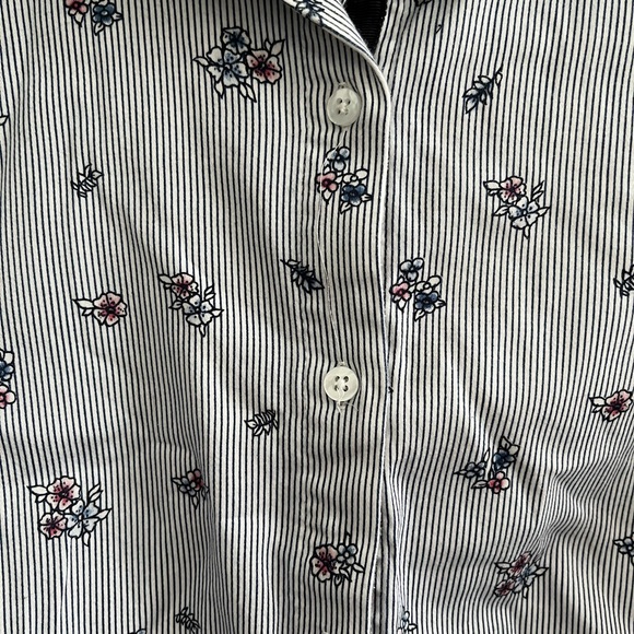 Floral Button down shirt - Picture 2 of 3